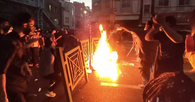 Протесты в Иране продолжаются: погибли уже более 50 человек, 1200 арестовано, — СМИ