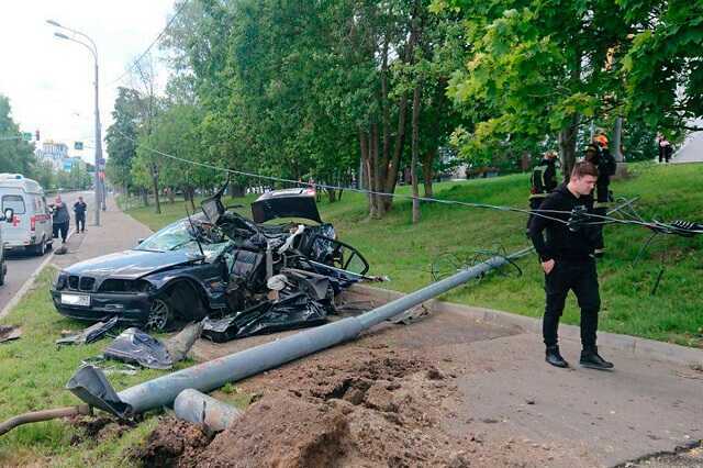 Жуткие последствия аварии на улице Айвазовского на юго-западе Москвы попали на видео