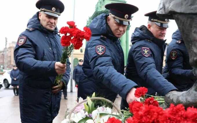 Церемония в Санкт-Петербурге: полковник Ильницкий нарушил воинские традиции приветствия