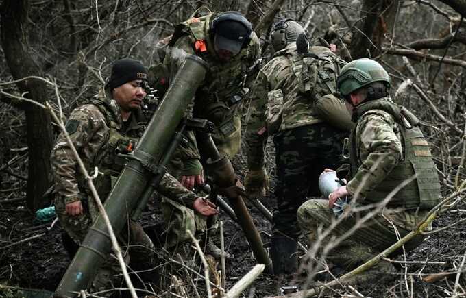 ВСУ продолжают пытаться прорваться в Демидовку, в районе Красной Яруги идут бои