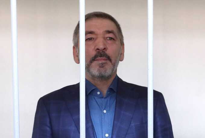 Бывший премьер-министр Дагестана получил приговор в виде 13 лет колонии по делу о взяточничестве