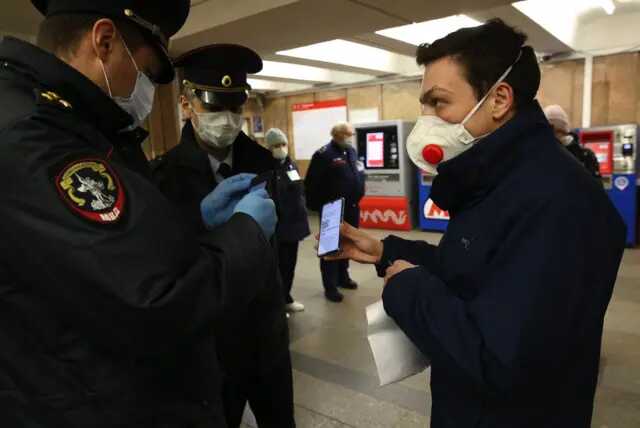 В Москве в метро задерживают призывников