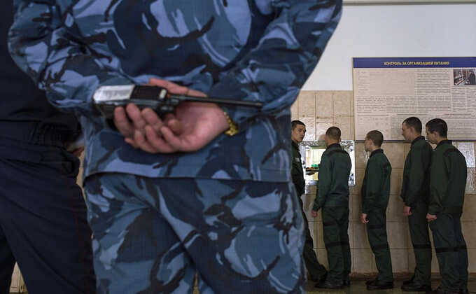 ФСИН теряет контроль над колониями: джамааты замещают администрацию