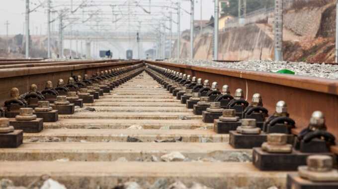 В результате подрыва железнодорожных путей в Белгородской области с рельсов сошел тепловоз