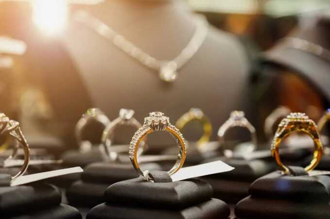 Магазин Cartier в Сеуле отказался продать россиянке кольцо из-за её паспорта РФ