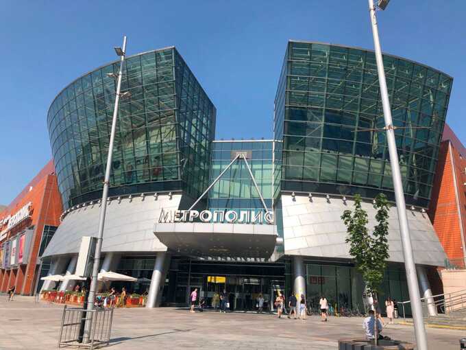 Пожар произошел в торговом центре «Метрополис» в Москве