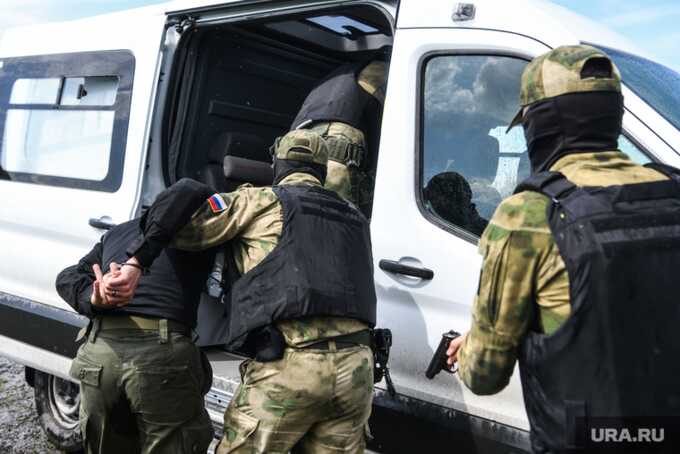 Группа захвата задержала молодого человека в Петербурге за пожертвование ФБК