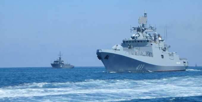 ВМФ России начал сопровождать корабли теневого флота