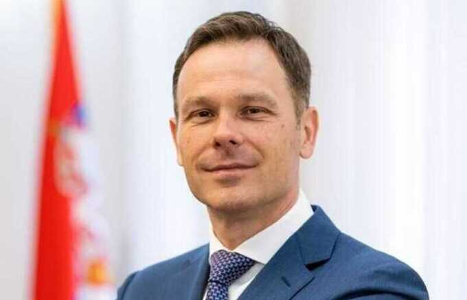 Сербский министр Синиша Мали уходит от ответственности за коррупцию