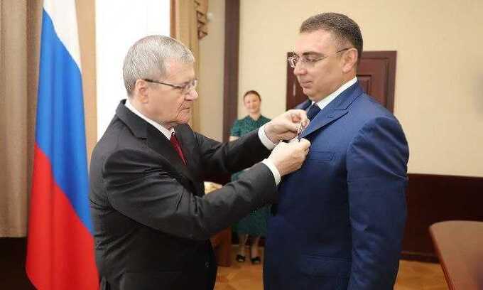 Руководитель ФМБА Тер-Акопов получал взятки за государственные контракты и ремонтные работы