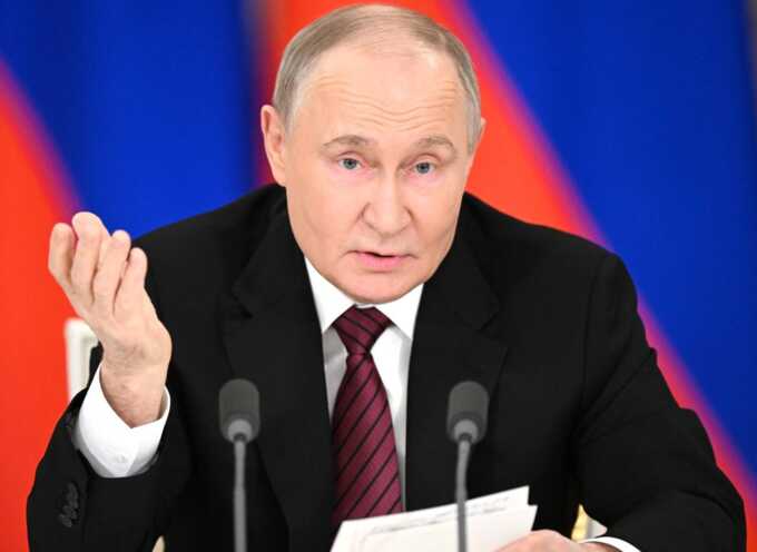 Путин заявил Трампу, что в настоящее время невозможно достичь целей войны в Украине через переговоры