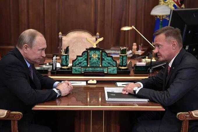 Президент Путин отстранил от должности министра транспорта Романа Старовойта через год после его вступления в должность