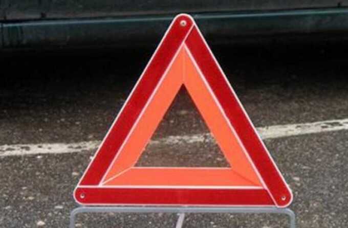 Владелец Lexus не смог удержать управление, и автомобиль свалился с моста