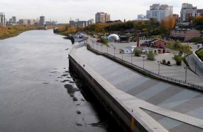 Техническая вода из-под кранов и тишина со стороны властей: ситуация с водоснабжением в Тюменской области оказалась в безвыходном положении