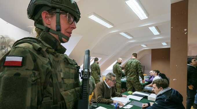 Польша направляет сотни тысяч человек на медицинские осмотры в связи с потенциальным призывом