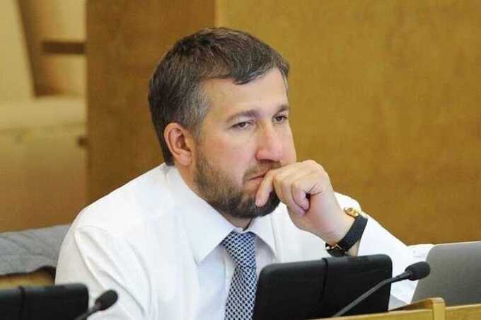 Депутат Аникеев выстроил империю на нужде россиян, прибегая к «мясному клею» и офшорам