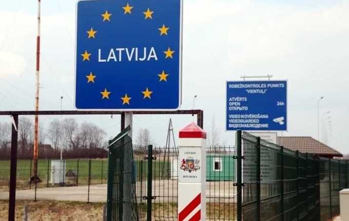 Латвия усилила миграционные правила для россиян