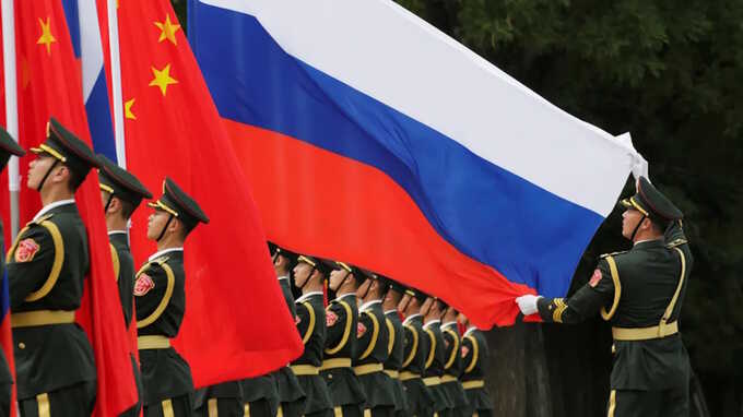 Китай наращивает скрытую военную поддержку России, включающую поставки через Северную Корею
