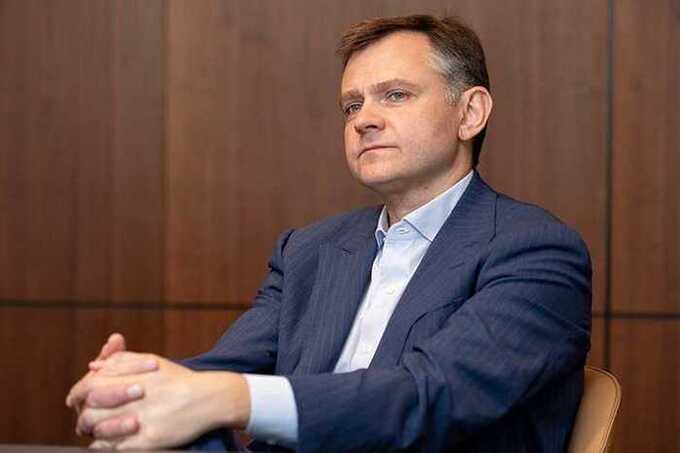 Семья Слюсаря направила бюджетные миллионы в "Стройтех" и "Сатурн"