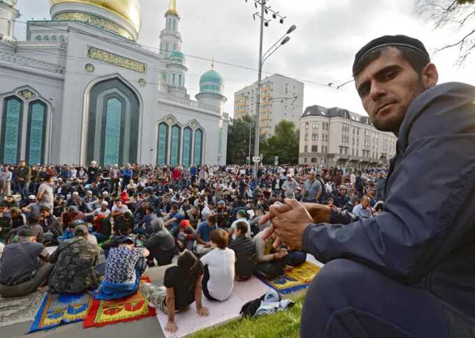 В жилых районах Москвы начали возникать нелегальные мечети