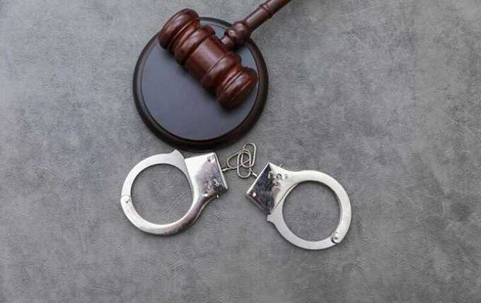 В Великобритании пожилого человека обвиняют в отравлении детей конфетами с успокоительным веществом