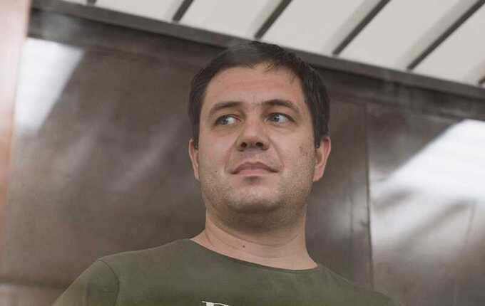 Главному редактору "Базы" Глебу Трифонову предложили признание в обмен на освобождение журналистки
