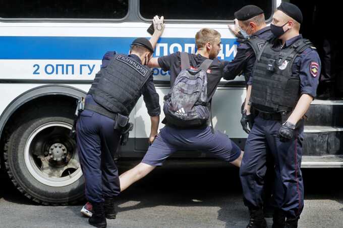 Юноши попробовали отравить военнослужащего в Новосибирске